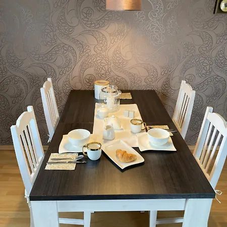 Apartment 21